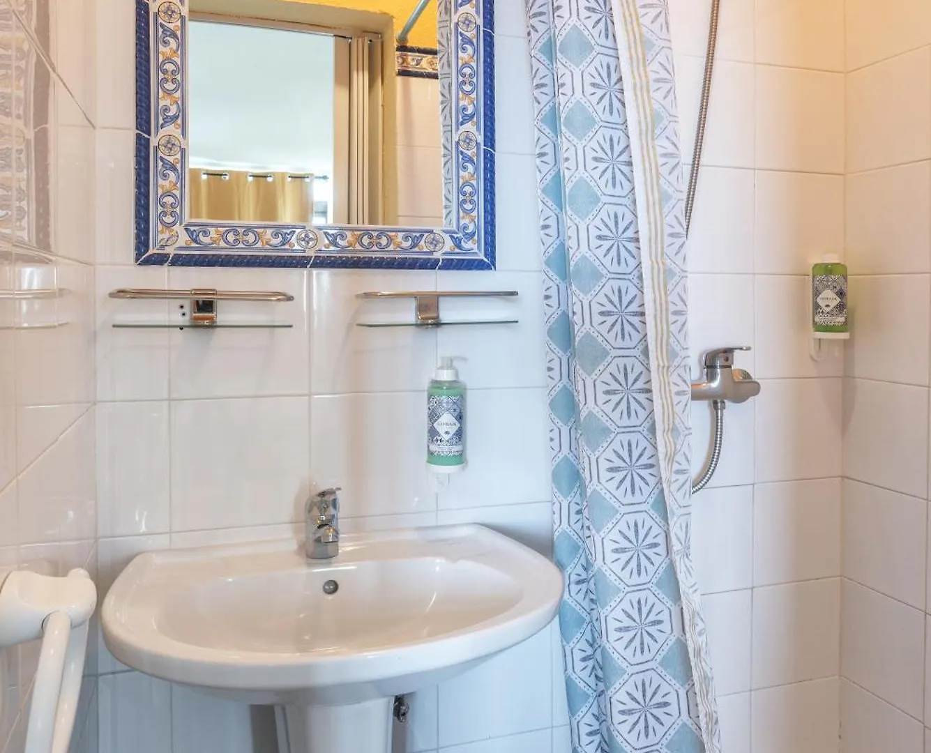Al - Alojamento Local Pension Bicuar Olhao Guest house