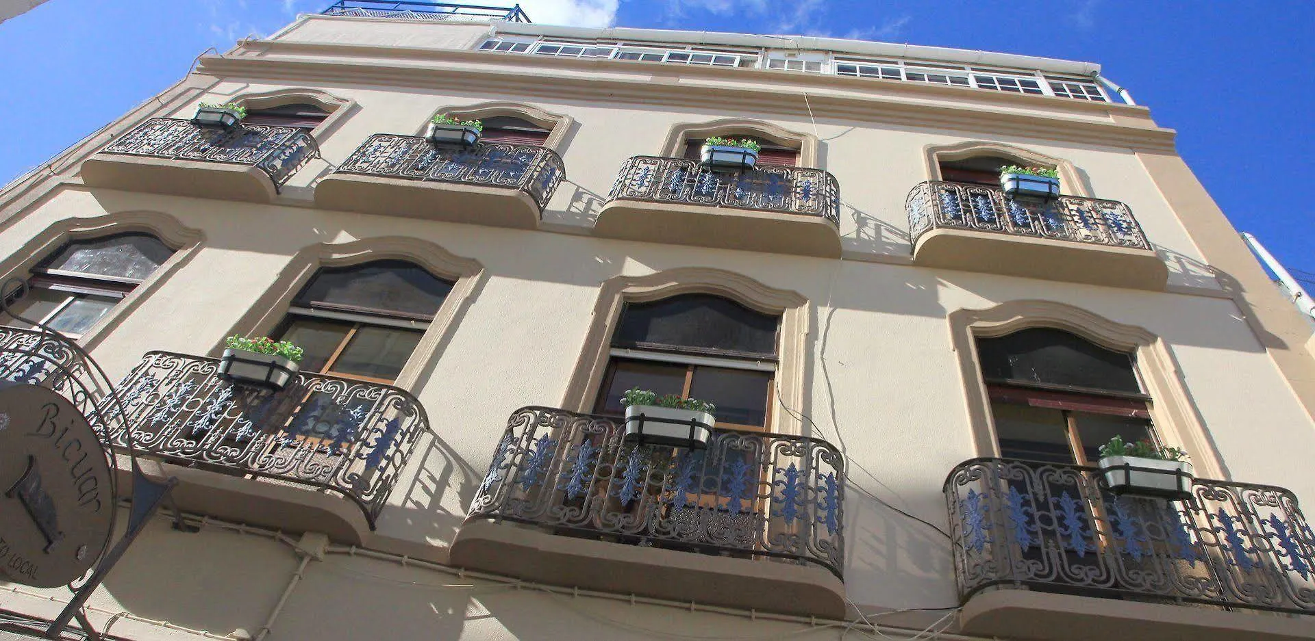 AL - Alojamento Local Pension Bicuar Olhão Pensión