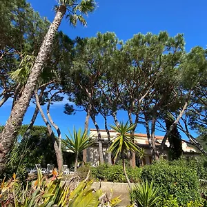 https://le-refuge-la-croix-valmer.fr-provencehotel.com