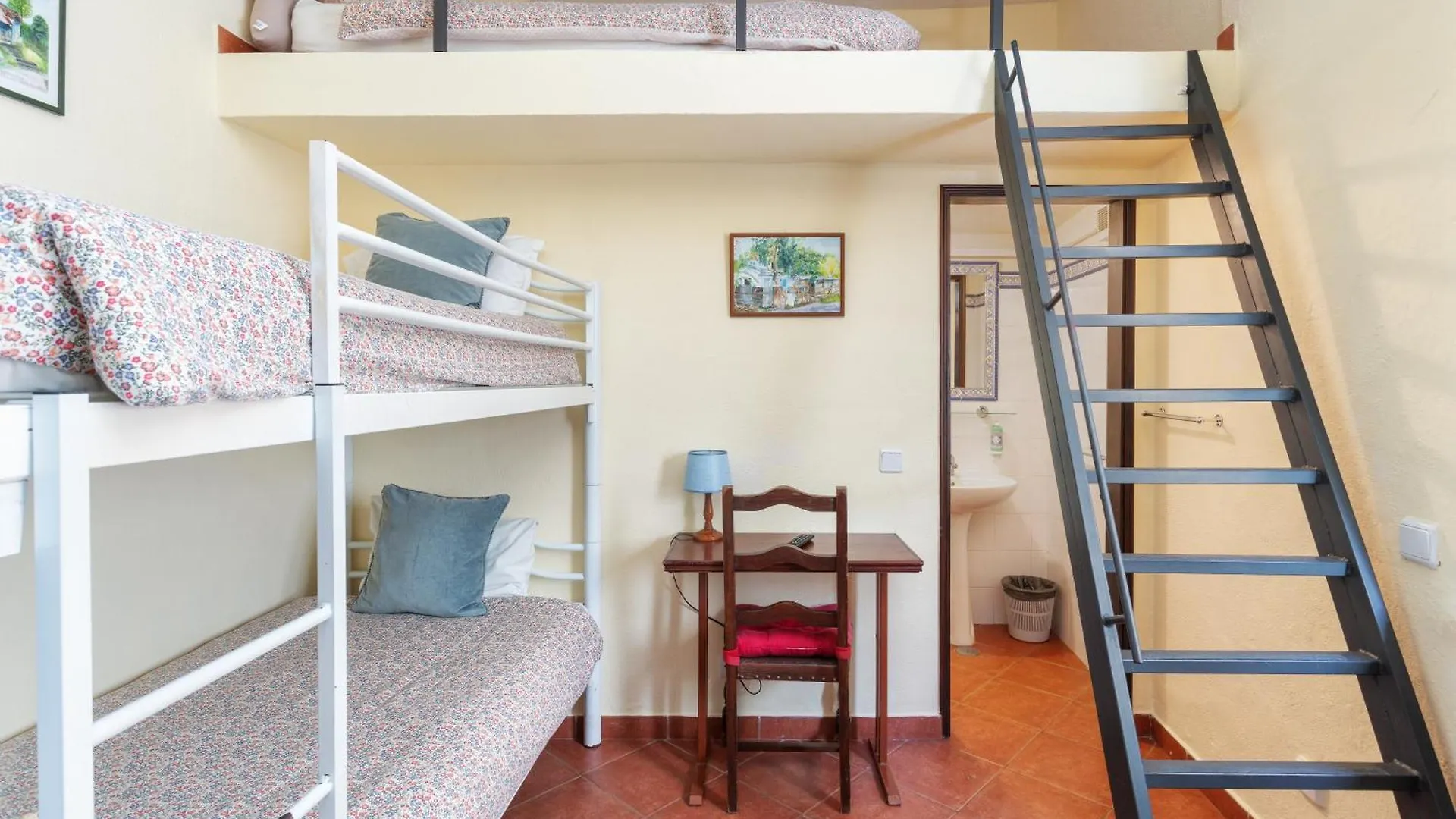 Guest house Al - Alojamento Local Pension Bicuar Olhao