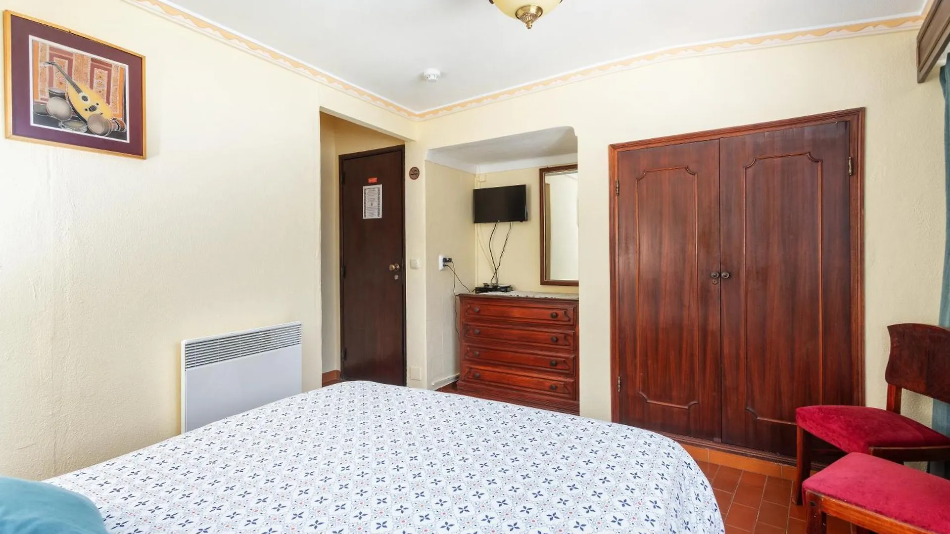 Guest house Al - Alojamento Local Pension Bicuar Olhao