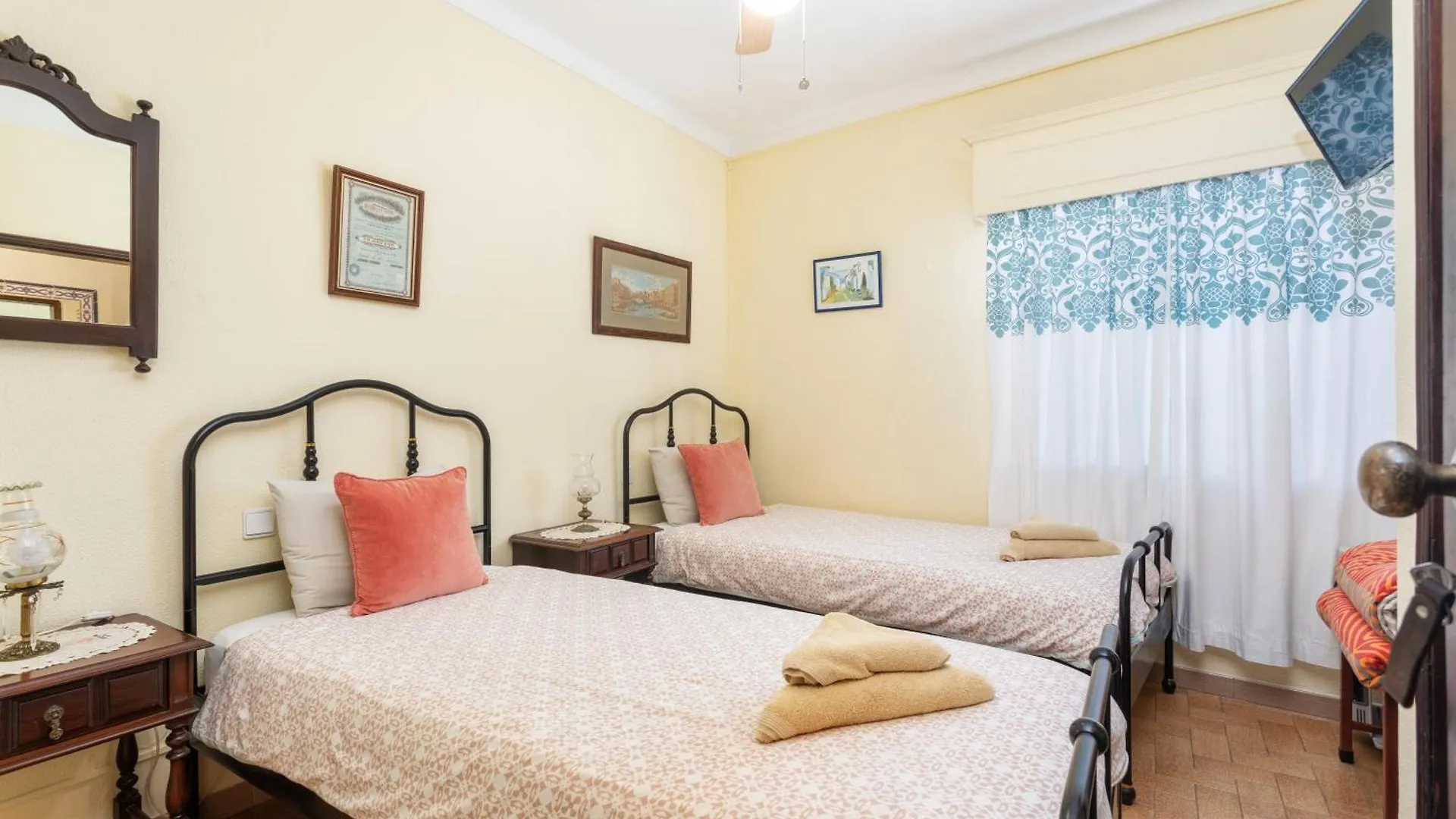 Al - Alojamento Local Pension Bicuar Olhao
