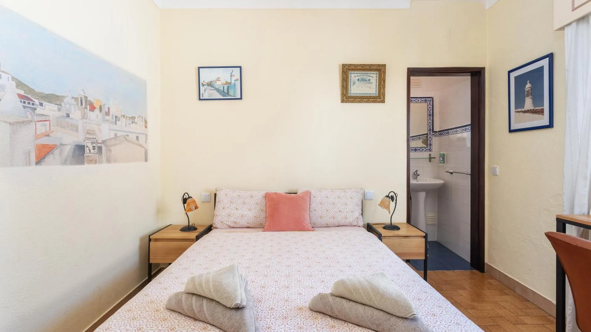 Guest house Al - Alojamento Local Pension Bicuar Olhao