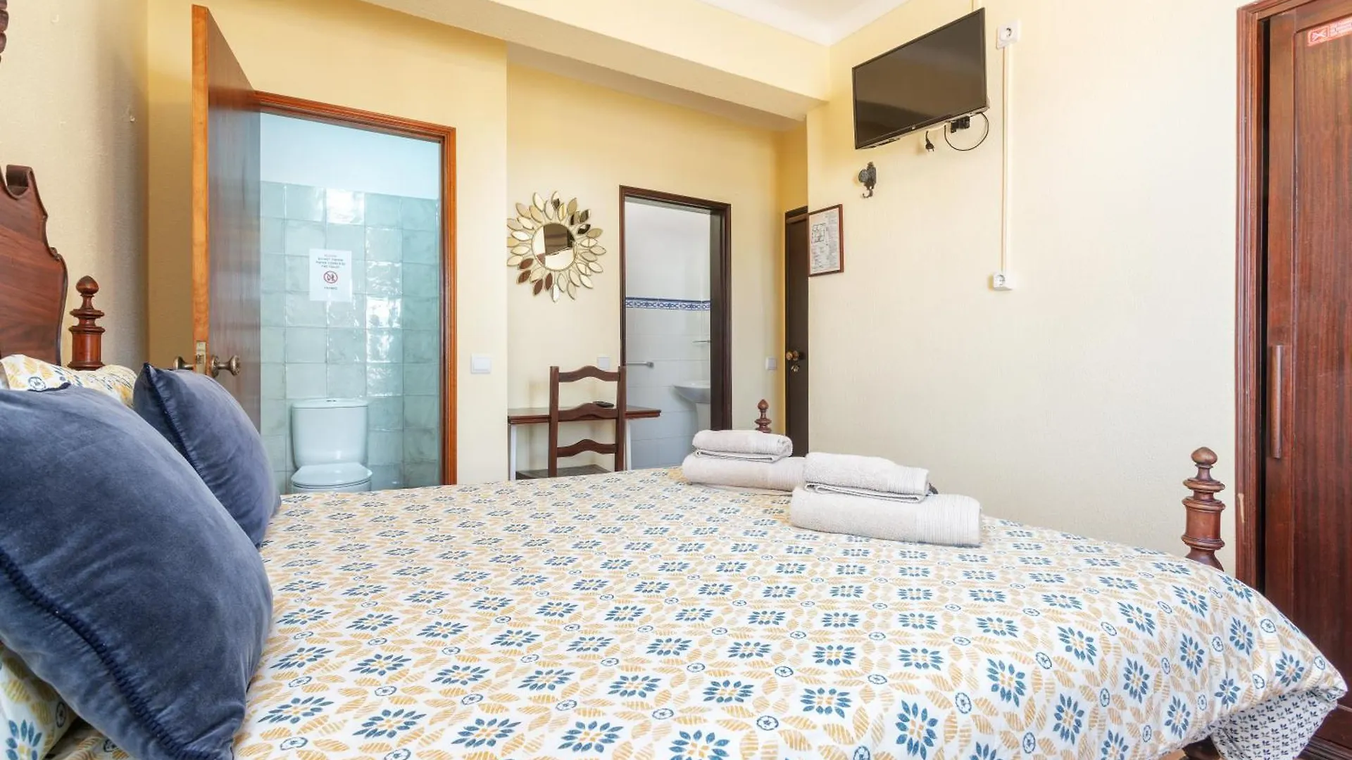 Guest house Al - Alojamento Local Pension Bicuar Olhao