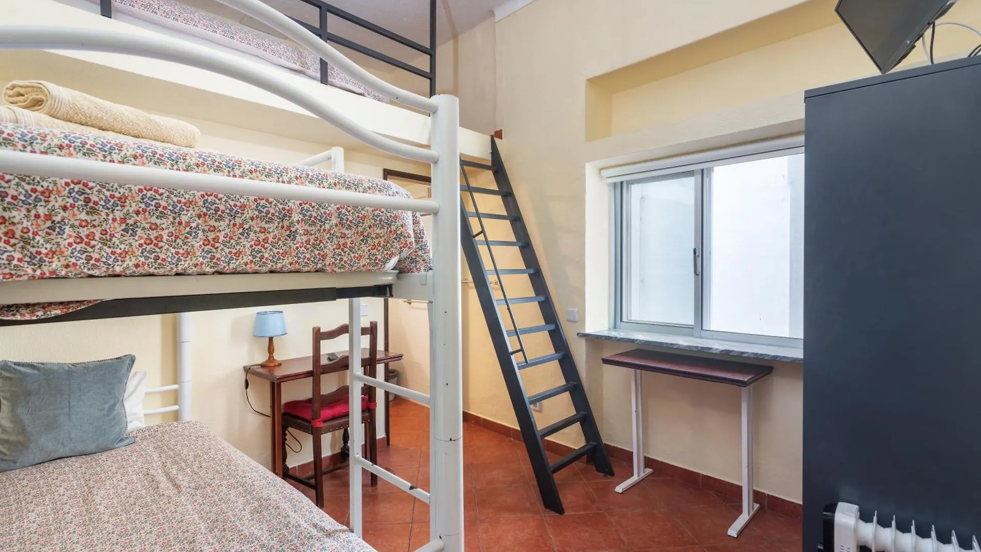 *** Guest house Al - Alojamento Local Pension Bicuar Olhao Portugal
